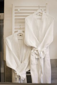 Belvedere229 bathroom wit bathrobes