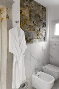 Belvedere237 "B" bathroom